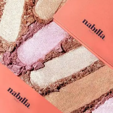 Highlighter Poudre Rose on Fleek 01 - Nabilla Beauty - Maquillage - Visuel 2