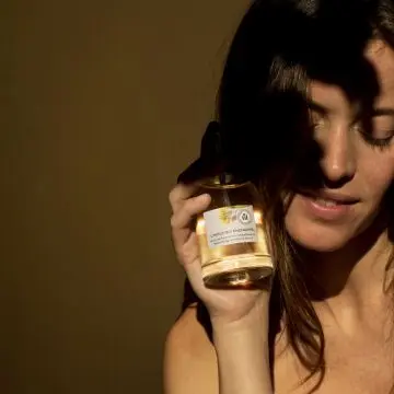 L'Huile qui Enchante  Huile sèche nutritive embellissante 100ml - TiL - Soin - Visuel 3