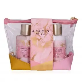 Coffret a Moment For You Trousse de Toilette, Gel Douche & Lotion 